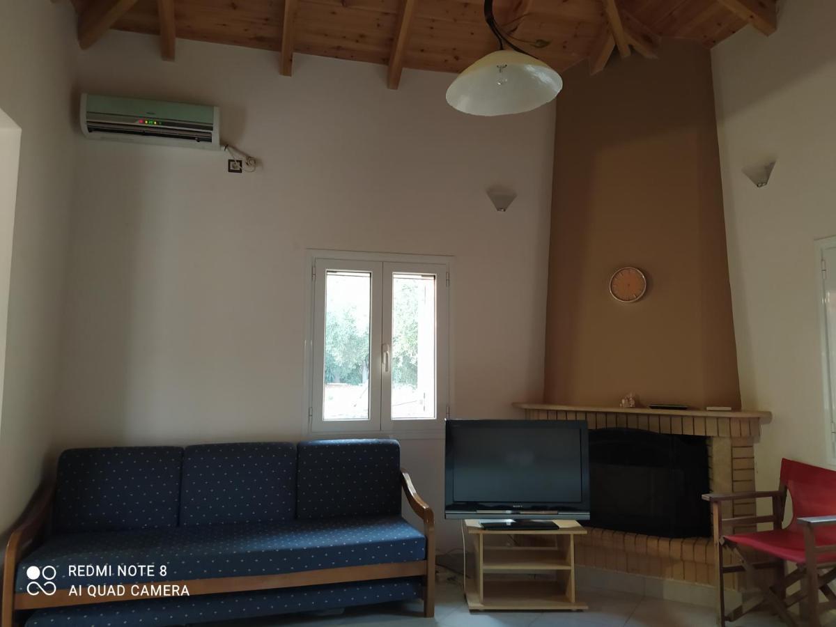 Ozena Countryside Apartment Vromonerion Luaran gambar