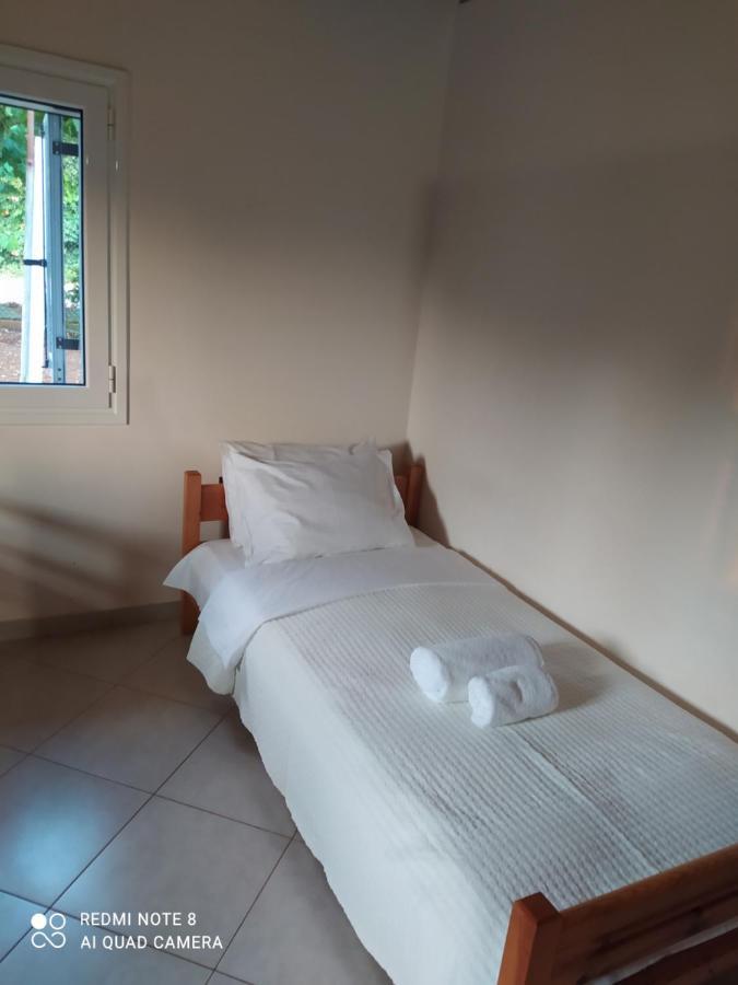 Ozena Countryside Apartment Vromonerion Luaran gambar
