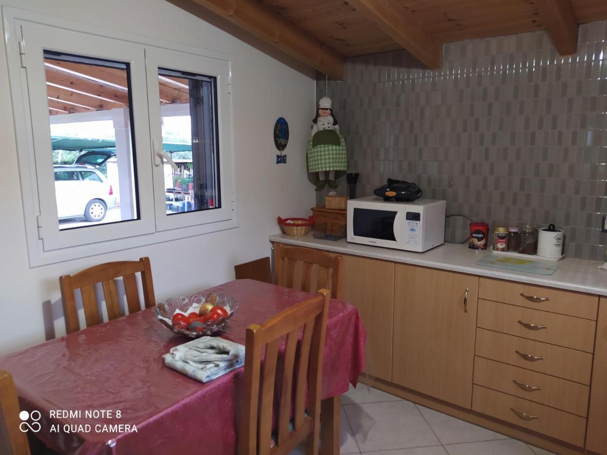 Ozena Countryside Apartment Vromonerion Luaran gambar