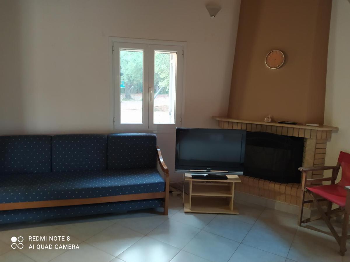 Ozena Countryside Apartment Vromonerion Luaran gambar
