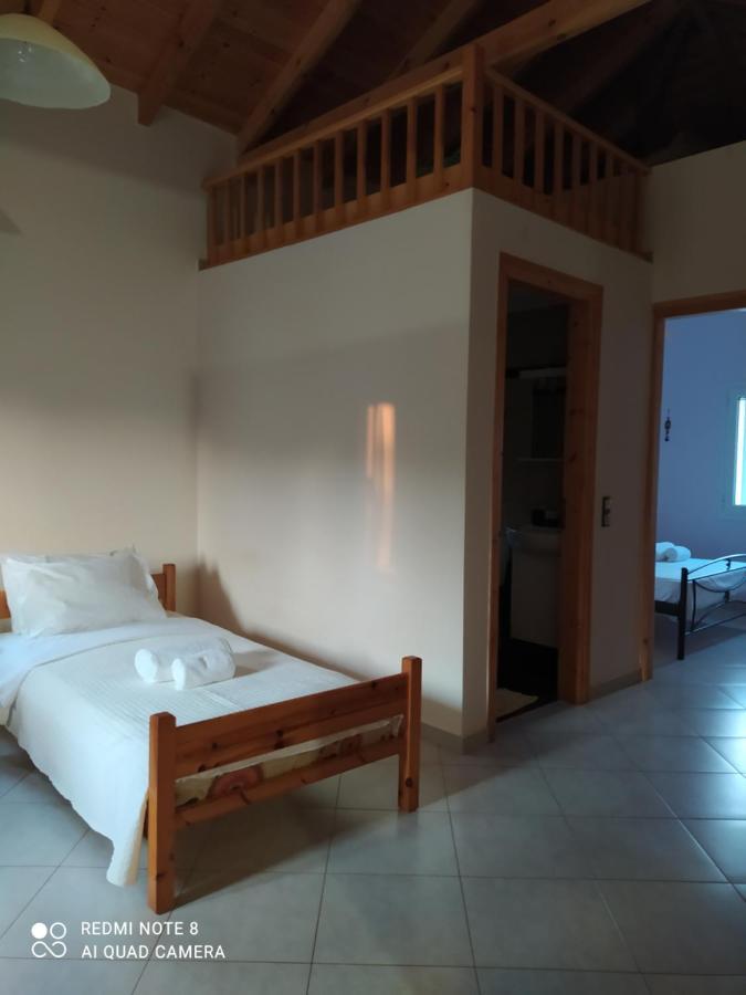 Ozena Countryside Apartment Vromonerion Luaran gambar