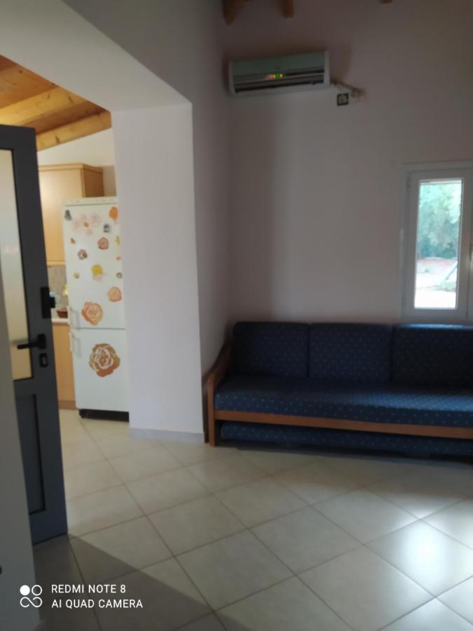 Ozena Countryside Apartment Vromonerion Luaran gambar