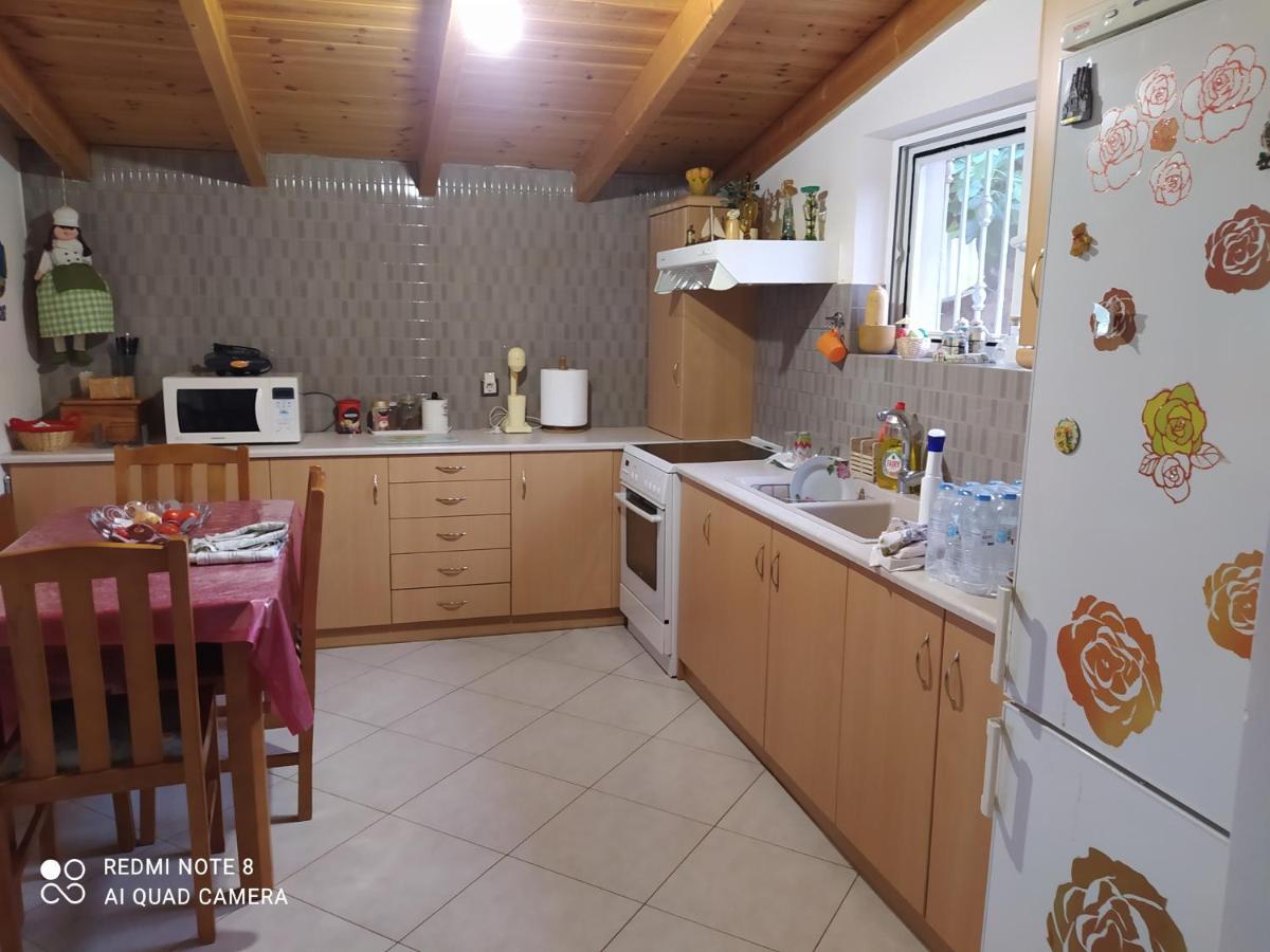 Ozena Countryside Apartment Vromonerion Luaran gambar