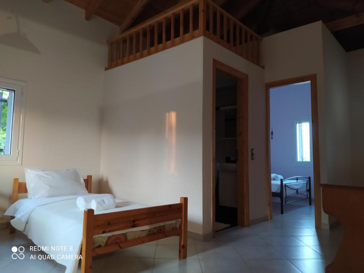Ozena Countryside Apartment Vromonerion Luaran gambar