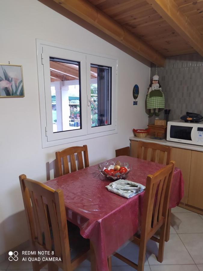 Ozena Countryside Apartment Vromonerion Luaran gambar
